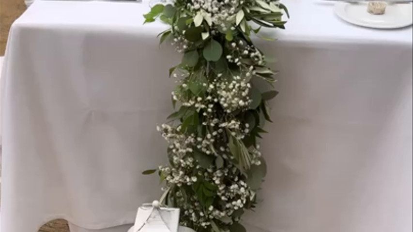 Head table flower runner 