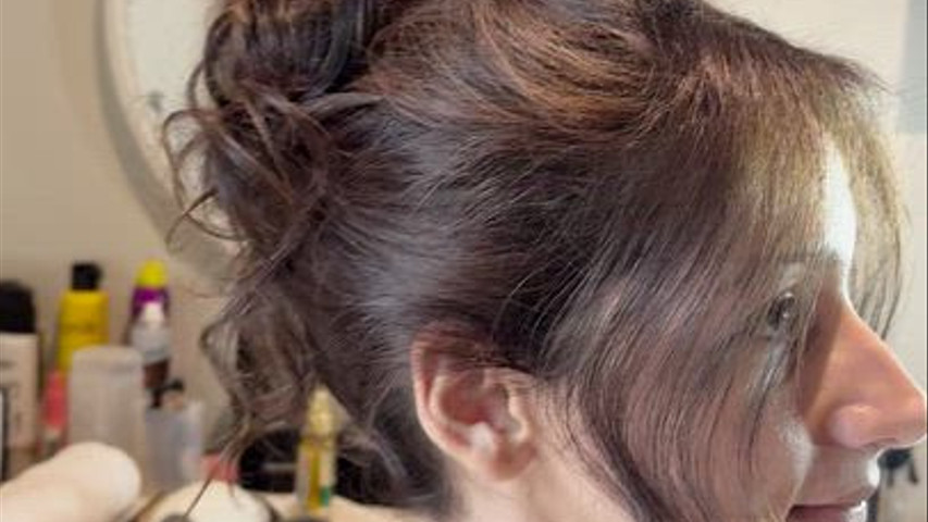 textured mid bun