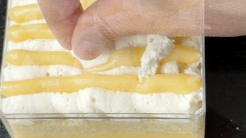 Lemon meringue crunch 