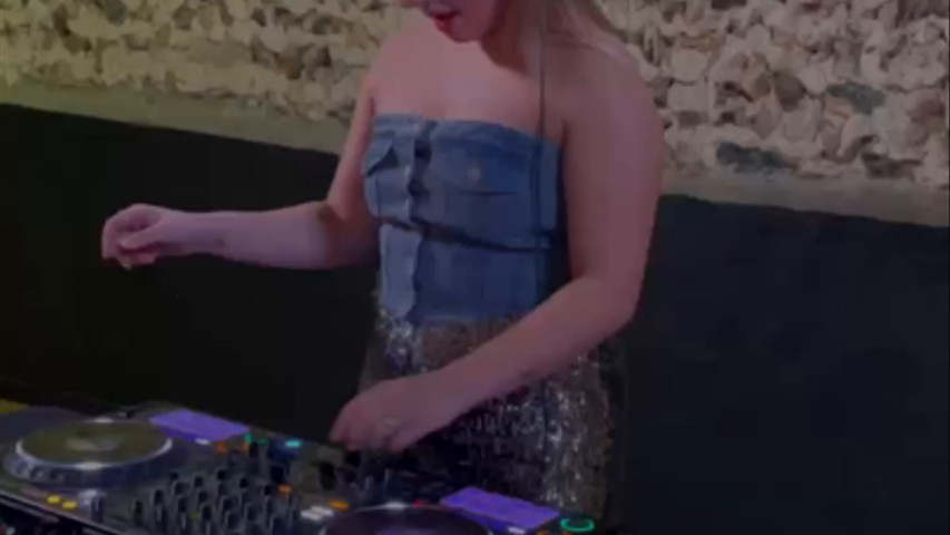 DJ 