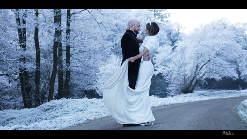 Laura and Taylor / / The Hidden River Barn