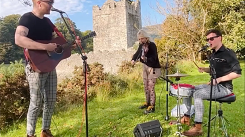 Yellow at Narrow Water castle