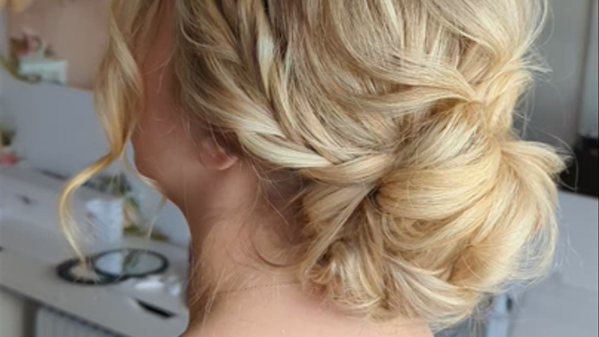 Voluminous Boho Bun with braids