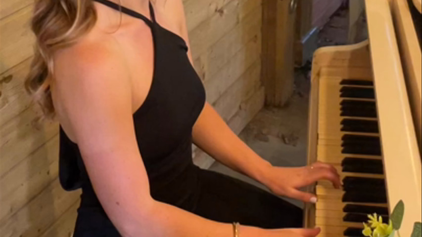 Isabella Pianist