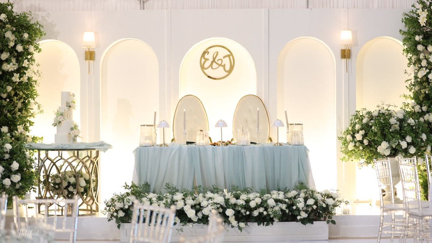 Wedding stage arch