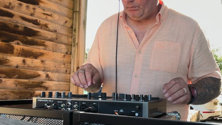 Al Fresco DJing 