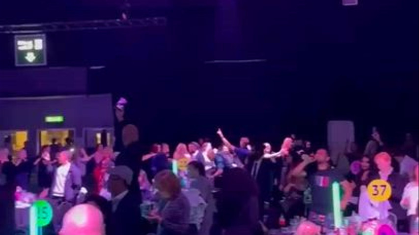 2000 people ENTERTAINED!