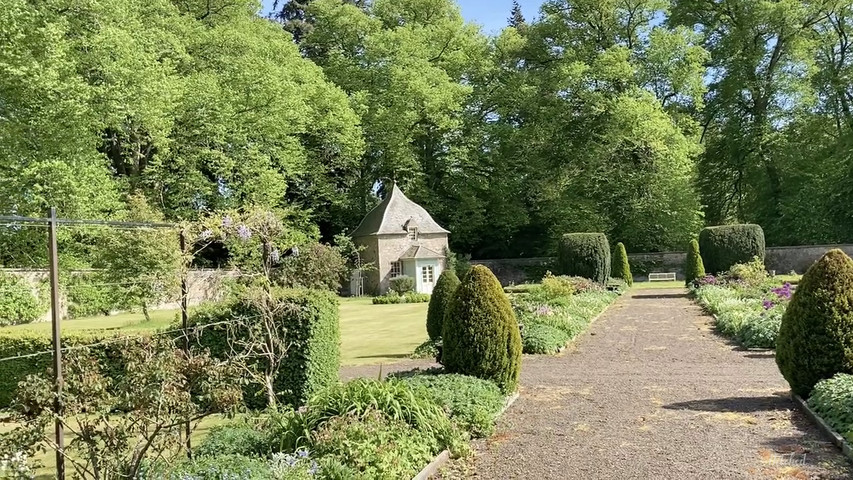 The walled garden (walk-around video)