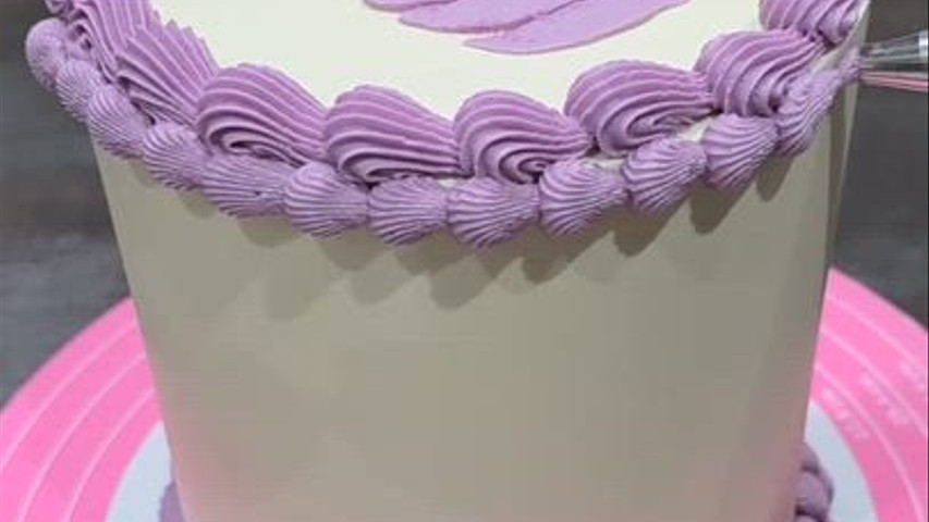 Decorate a Cake with me