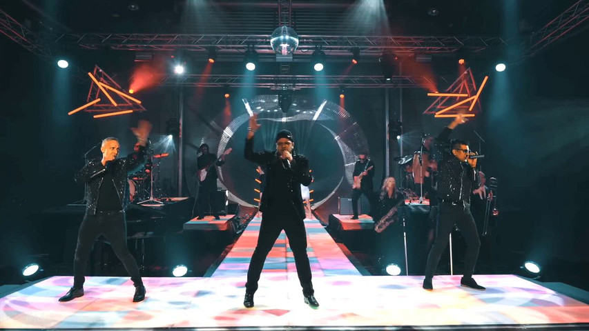 Gilded Groove Showband - Medley