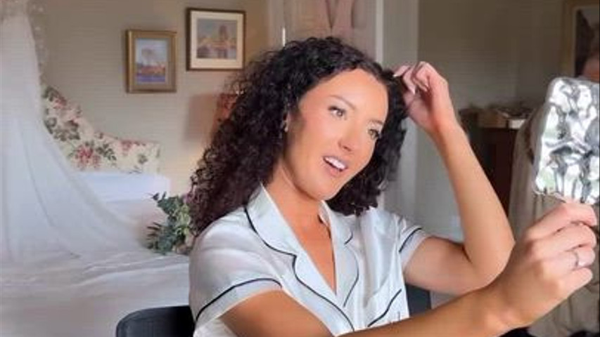 Bridal reaction for the most stunning bride 