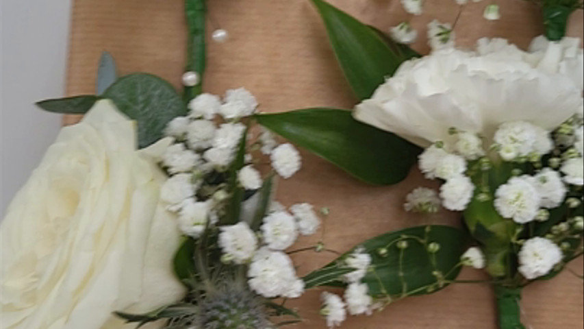 White buttonholes 