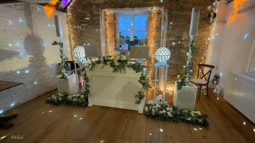 white wedding pewsham