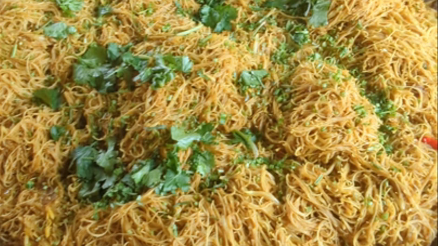 Singapore Noodles and Green Thai Curry 