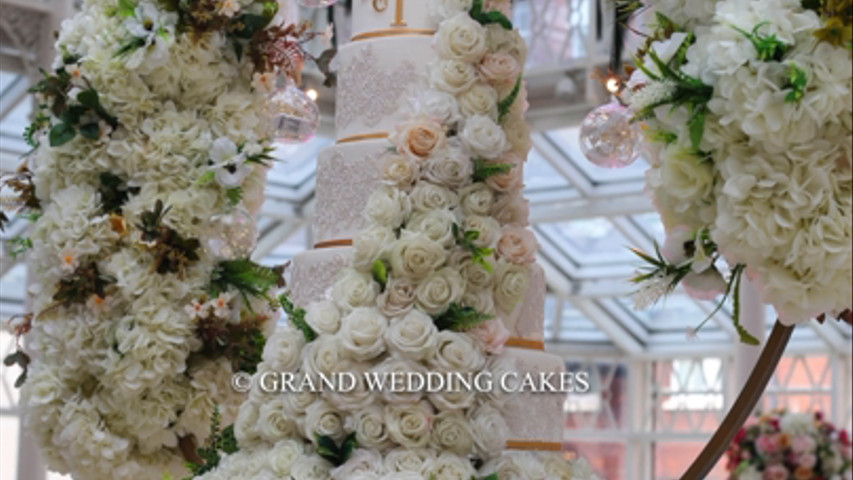 GRAND WEDDING CAKE