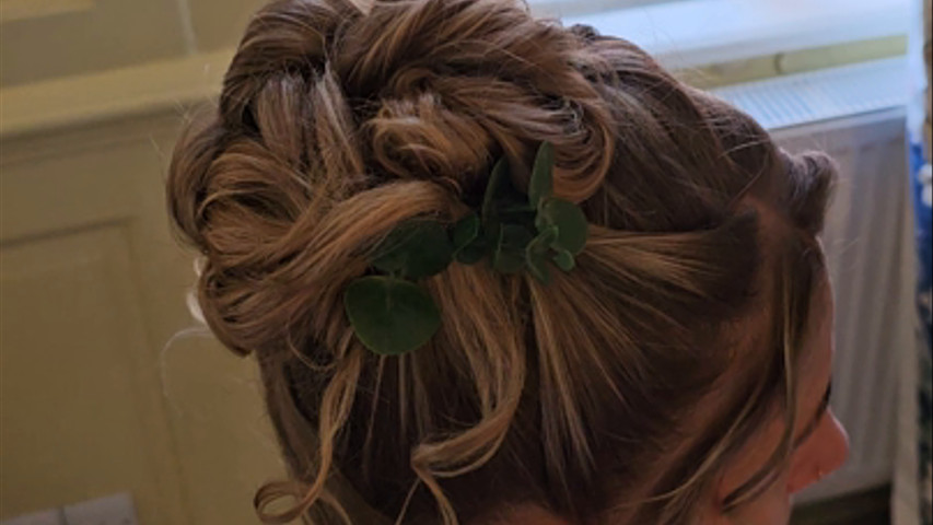 Bridesmaids high up do 