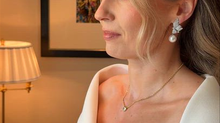 Bridal hair and make up