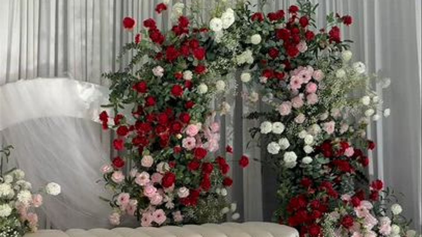 Decor by HK