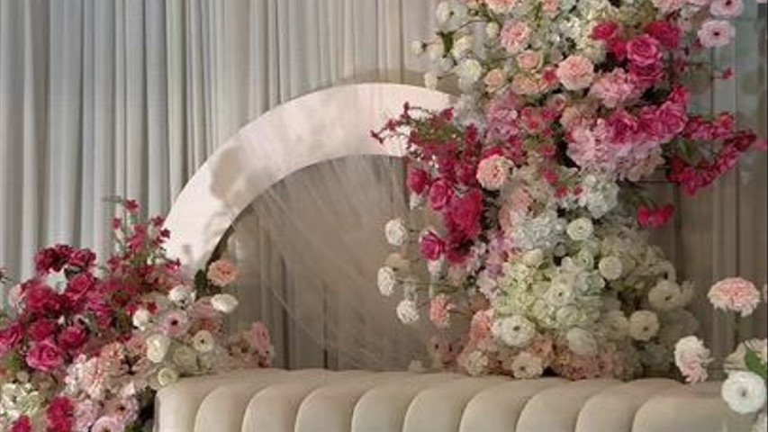 Decor by HK