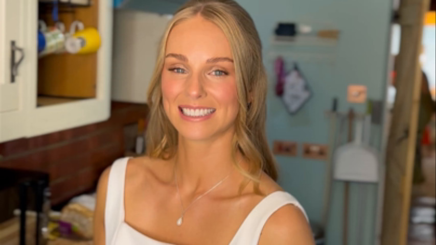 Glowing natural bridal makeup