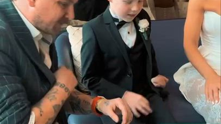 Magician Yorkshire - North East - Chris Cowl Wedding Magician 