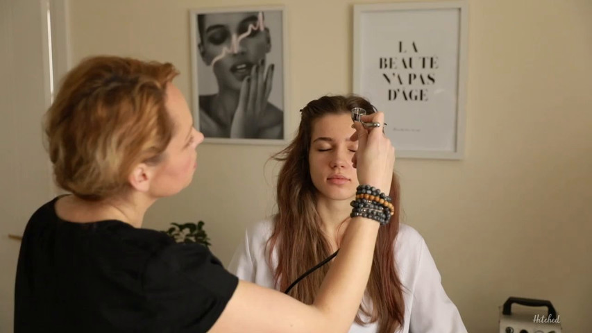 What is AIRBRUSH Makeup 
