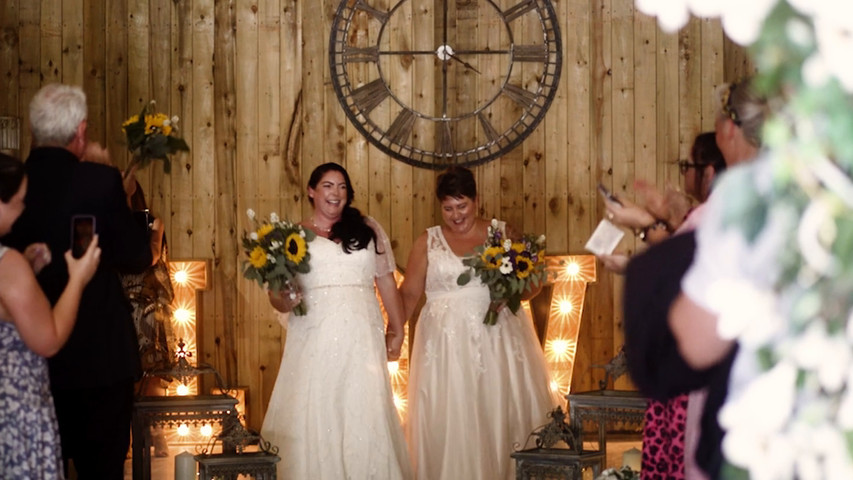 Georgina and Kirsty | Alculmlow Barn 