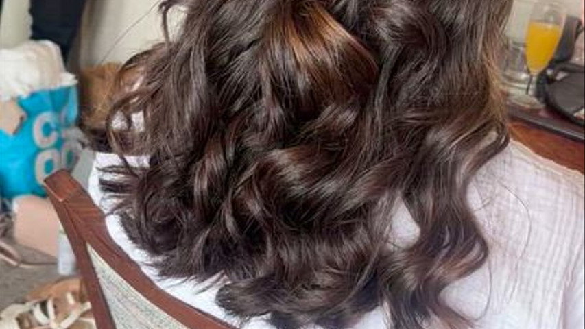Natural glowy make up & half up half down hair 