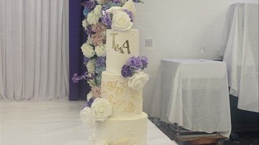 Simple 3 tier in ganach and florals