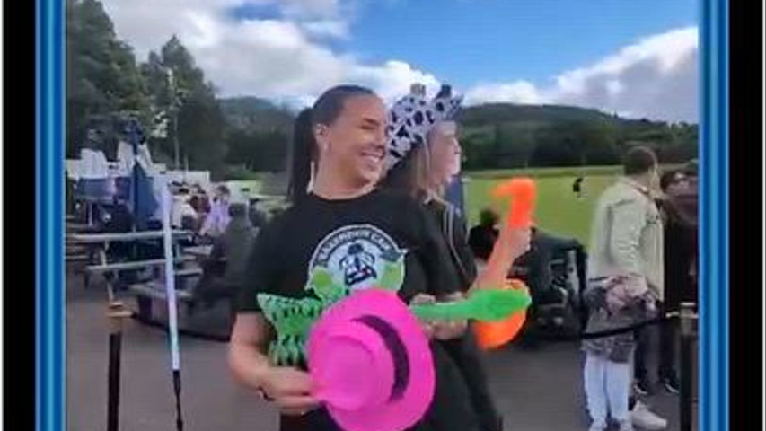 Reel around