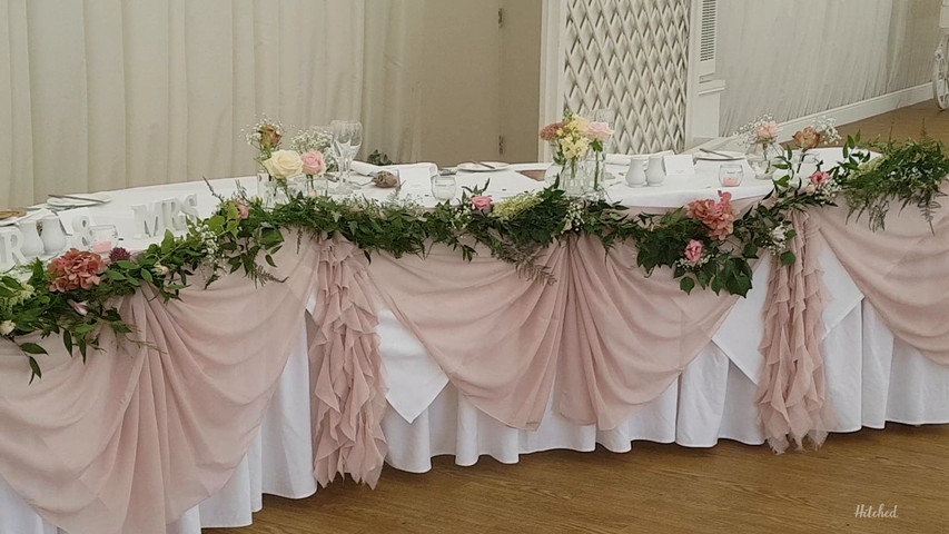 top table flowers @gosfield