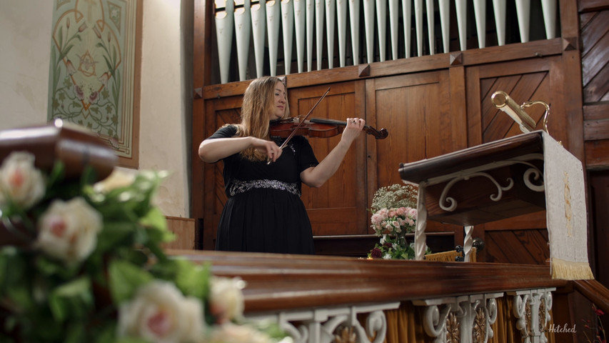 Canon In D - J. Pachelbel performed by Laura Seymour Violin 