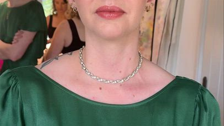 Sister of the Bride at High House. Essex 