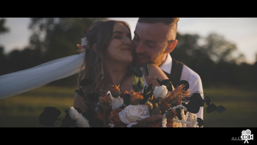 Briony & Ryan // Blithfield Lakeside Barns