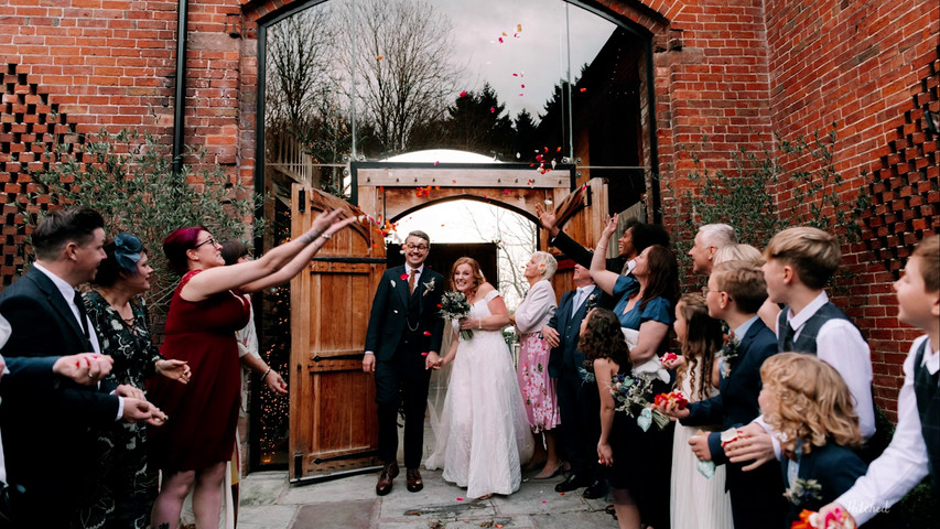 Laura & Chris' confetti shots 