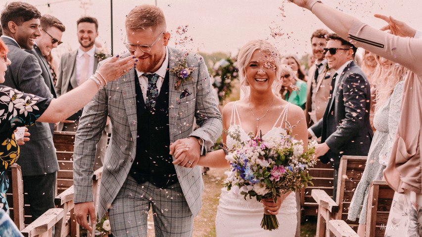 Charlotte & Tom's confetti shots