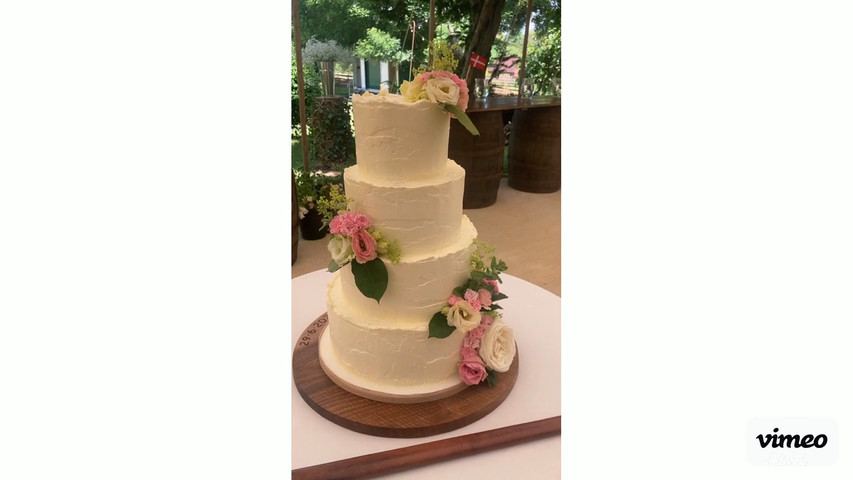 Wedding cakes inspired by nature