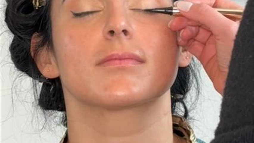 Watch me do make up 