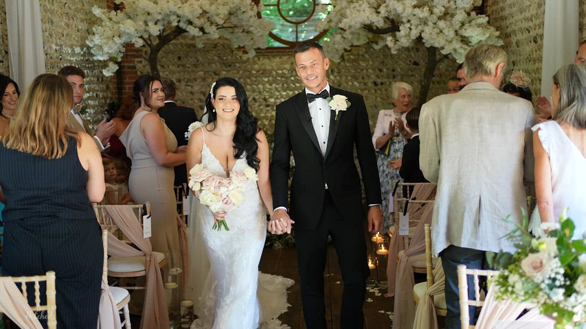 I & J's Radiant Wedding at Cissbury Barns