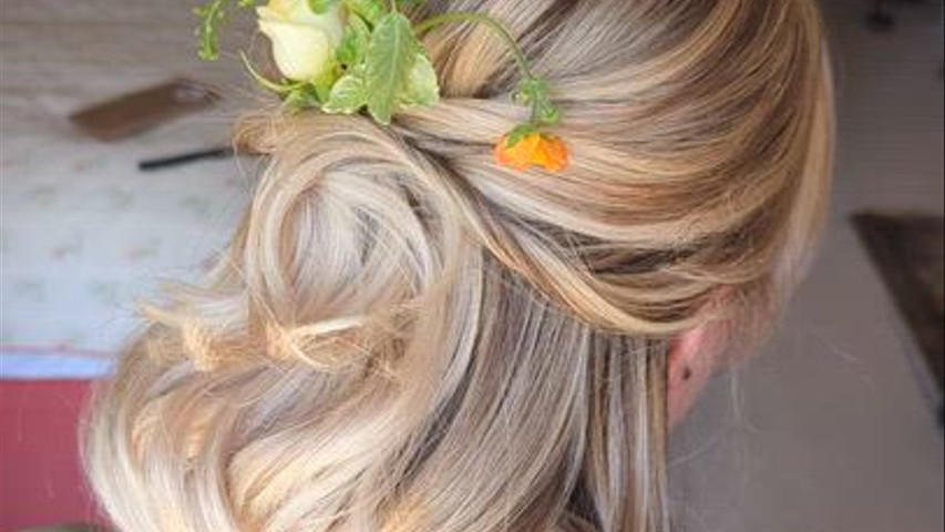 Bridesmaid hair 