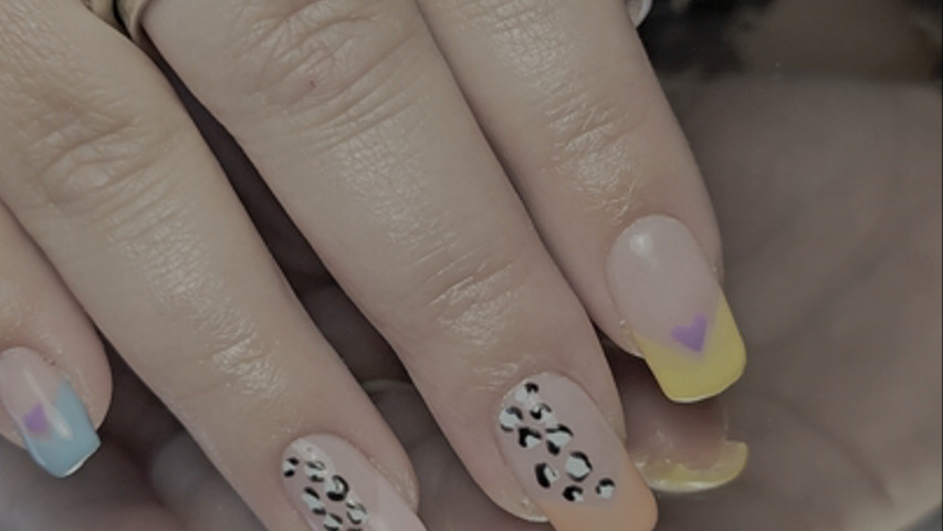 Detailed nail desgins