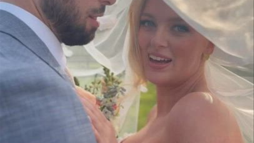 Spring outdoors wedding