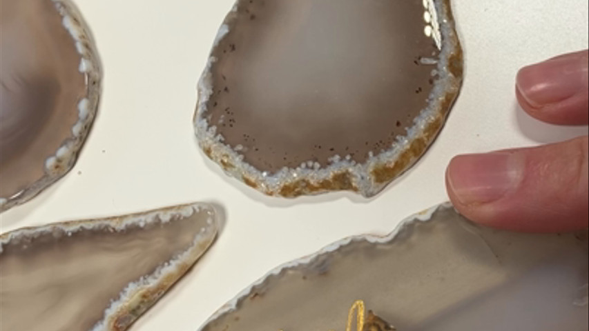 Agate place settings