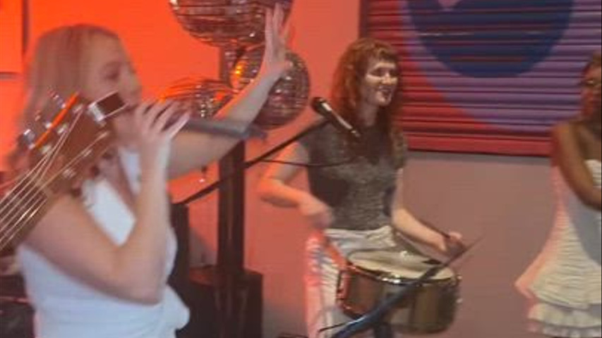 There She Goes Roaming Band 