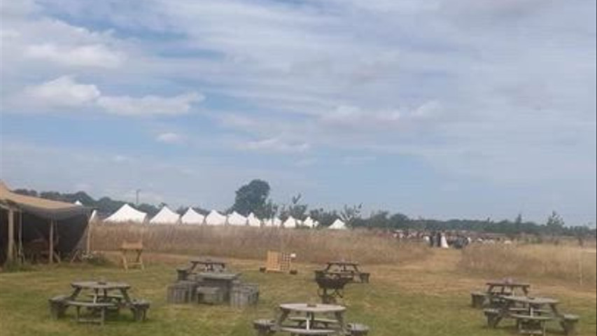 Tipi wedding gloucestershire 