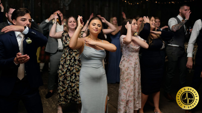 Fizz and Groove Wedding DJs