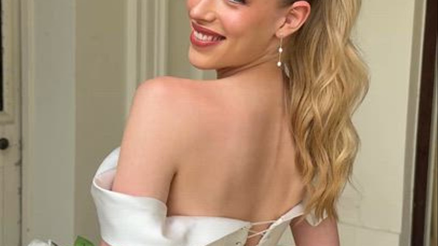 High ponytail