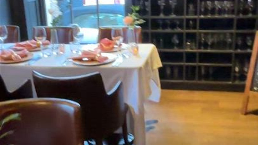 Intimate wedding @thechurchillyork