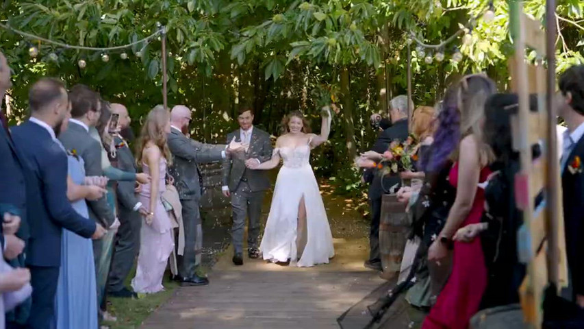 Hannah & Pete | The Dreys Wedding Venue | Wedding Highlights Film