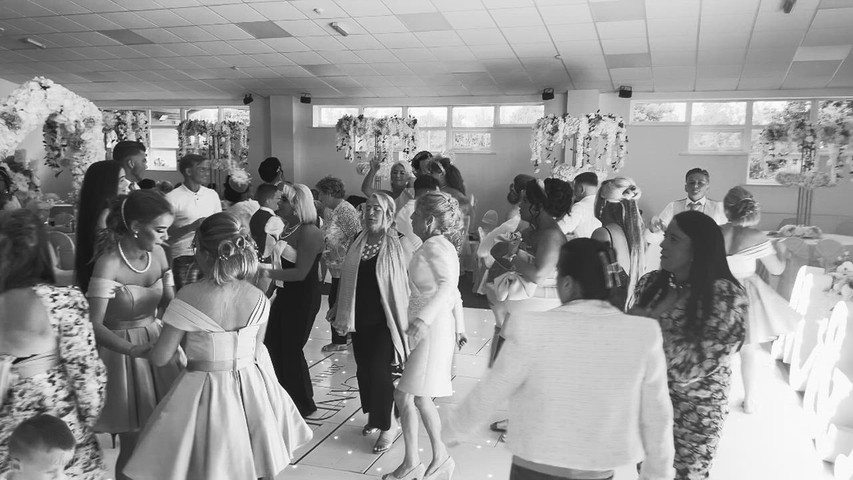 Full dance floor 